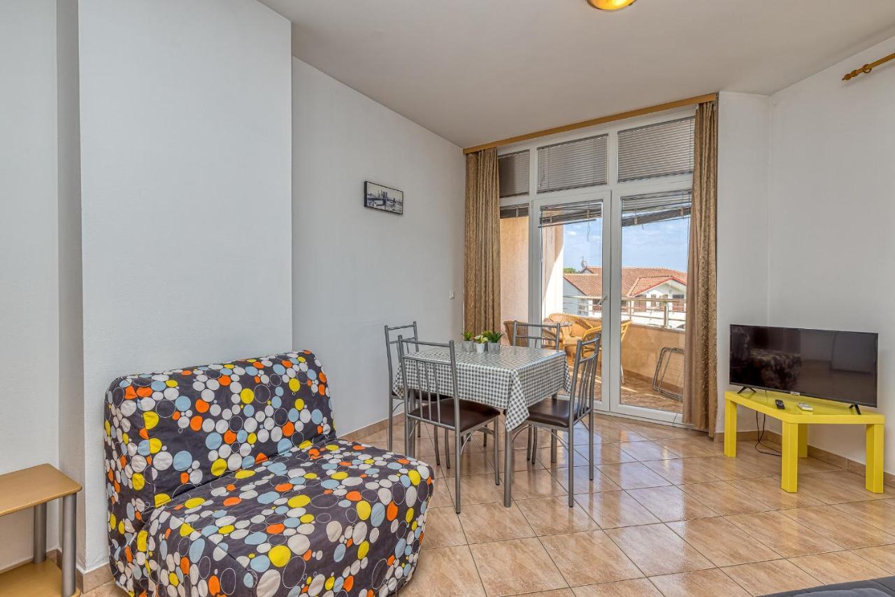 Sunrise Apartments 로비니 외부 사진