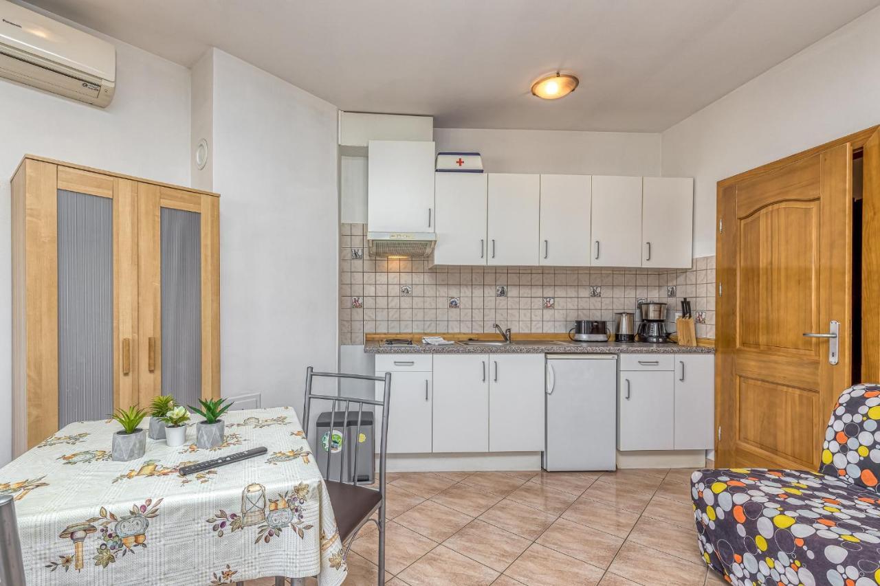 Sunrise Apartments 로비니 외부 사진